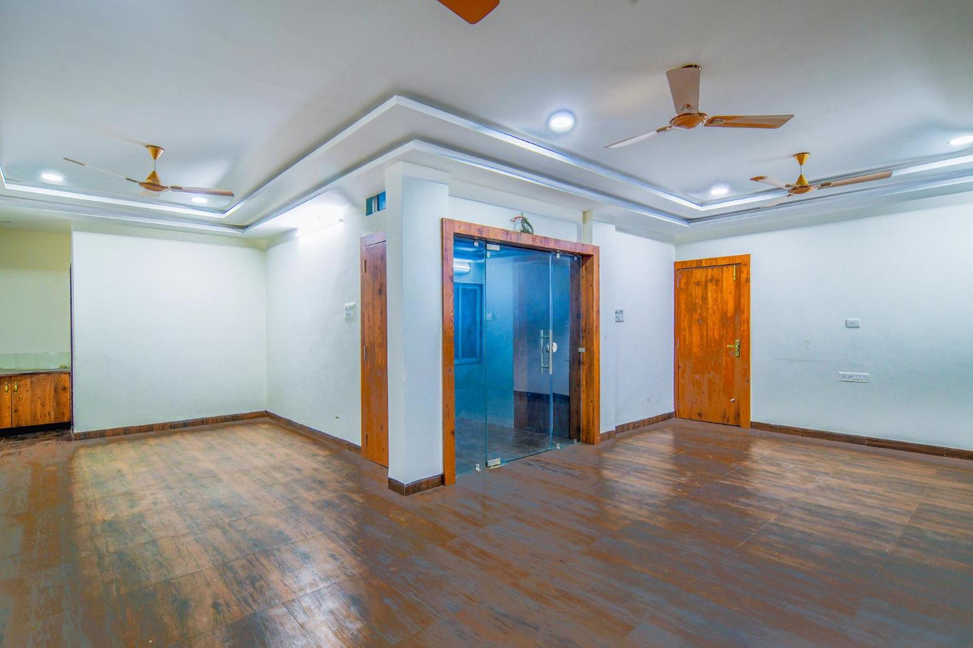 Hotel O Regal Indore Esterno foto