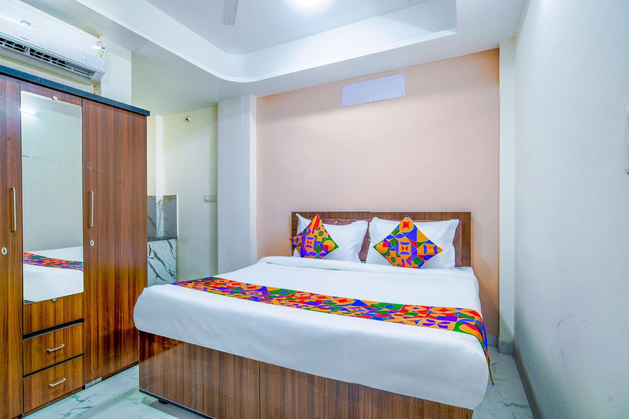 Hotel O Regal Indore Esterno foto