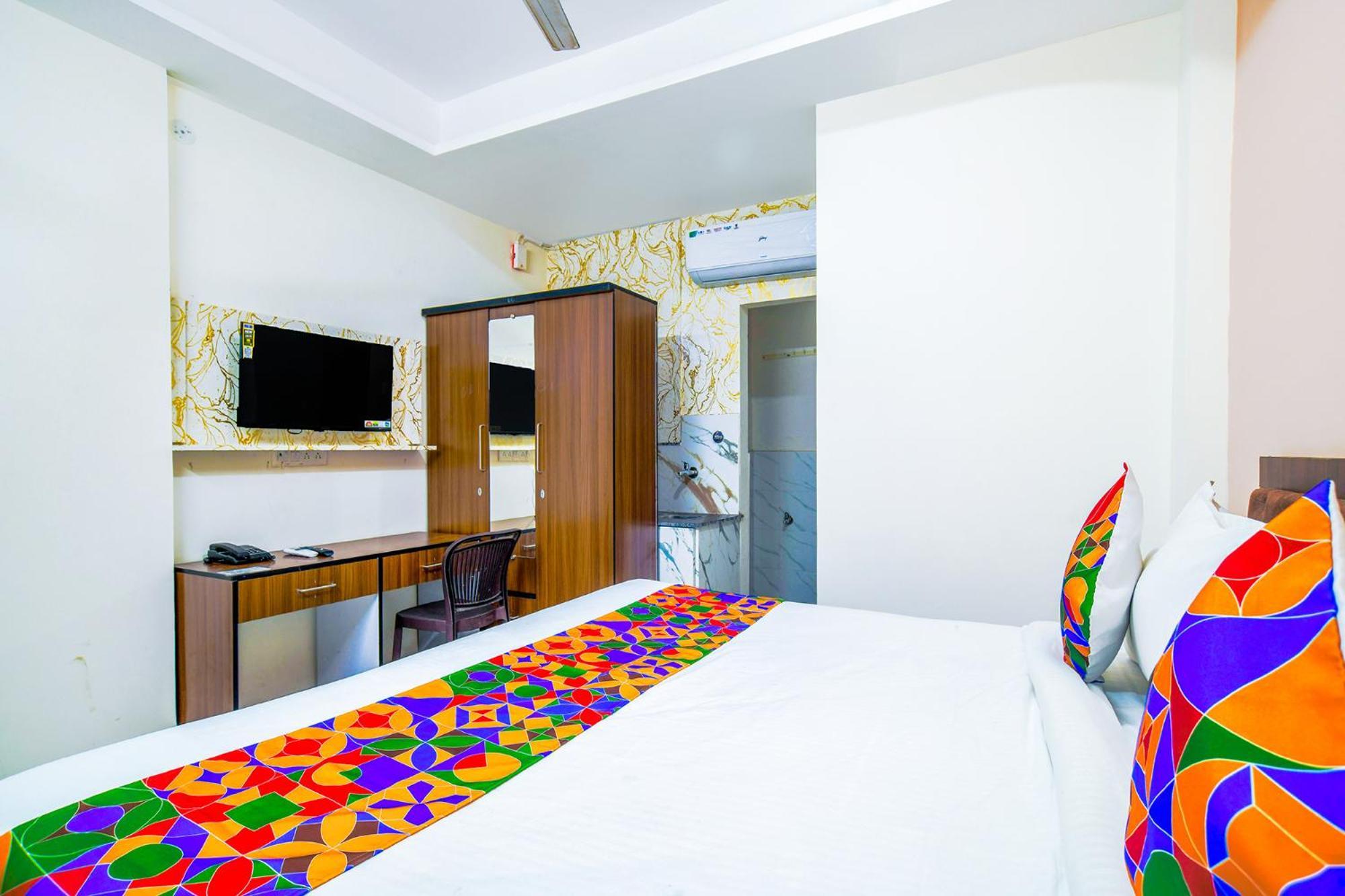 Hotel O Regal Indore Esterno foto
