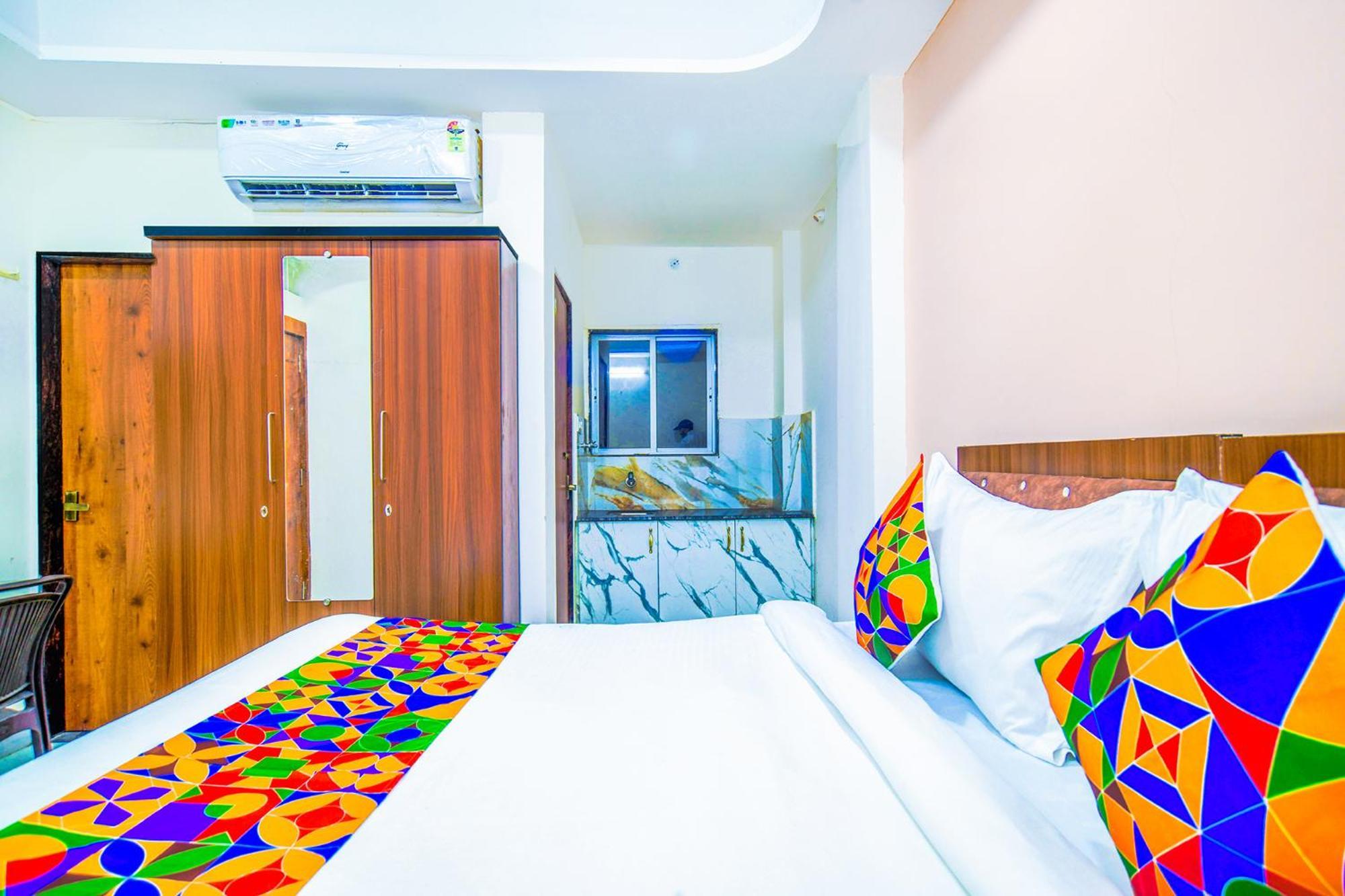 Hotel O Regal Indore Esterno foto