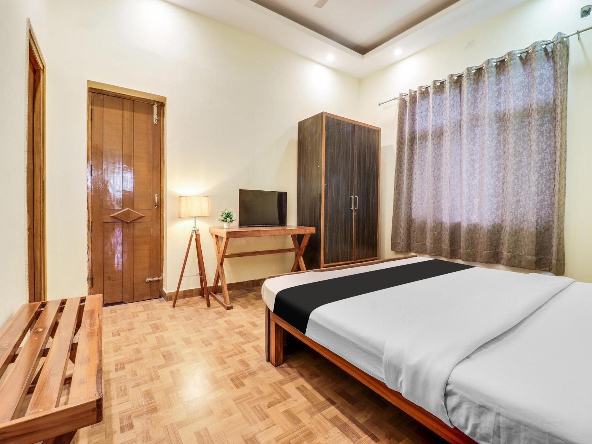 Hotel O Regal Indore Esterno foto