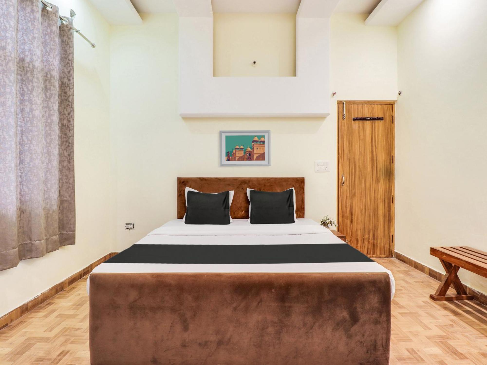 Hotel O Regal Indore Esterno foto
