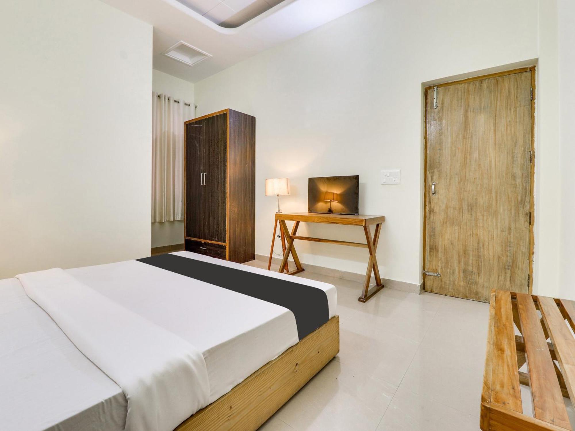 Hotel O Regal Indore Esterno foto